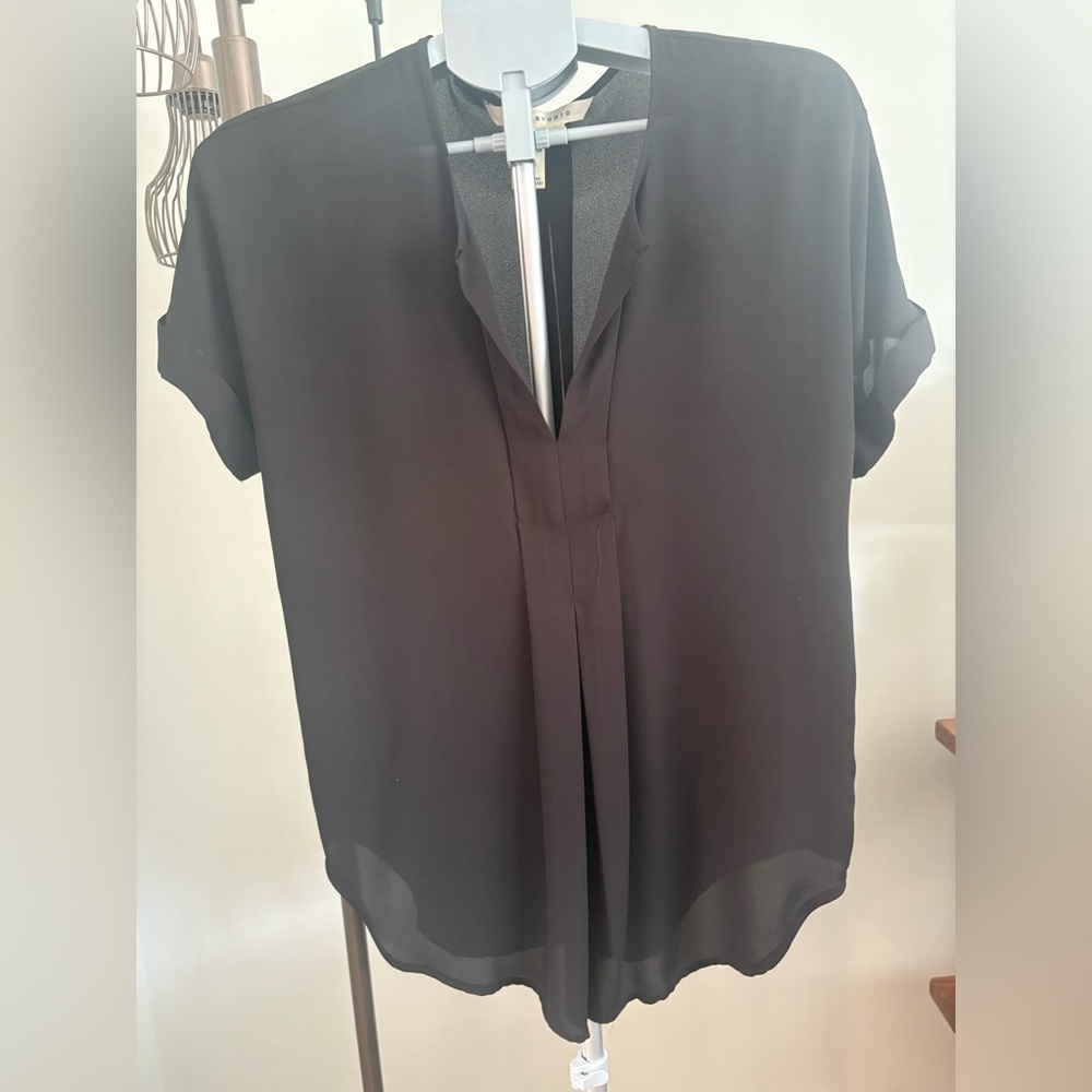 EUC -Max Studio Black V-Neck Pleated Blouse Short Sleeve High-Low Hem Size S